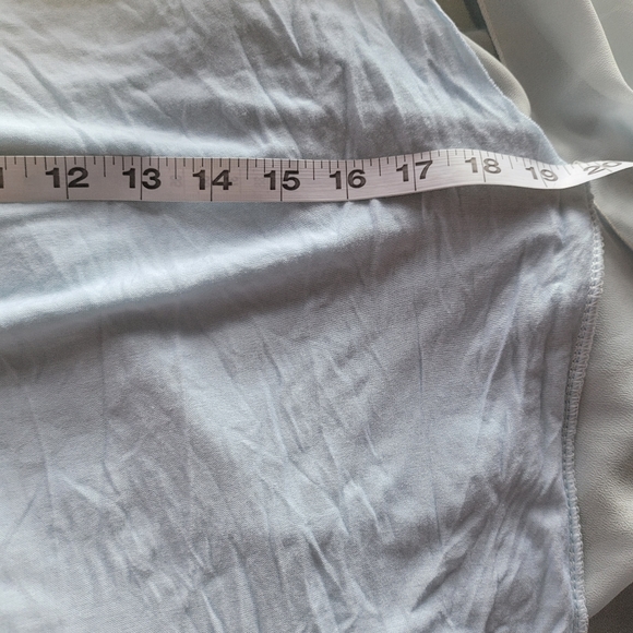 Light  dress - Picture 2 of 4